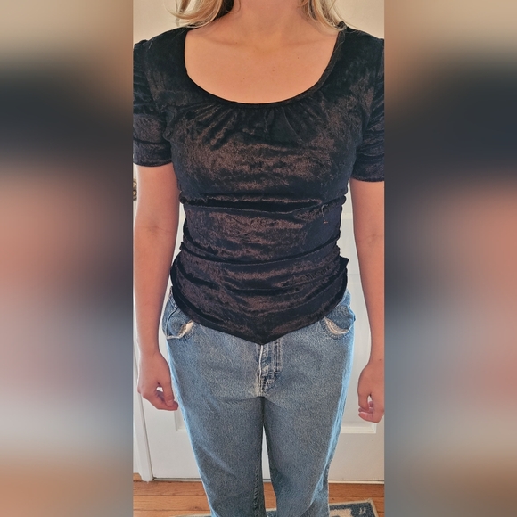 4/$19 Black crushed velour top with scoop neck, puff sleeves, and ruching Small - Picture 1 of 4